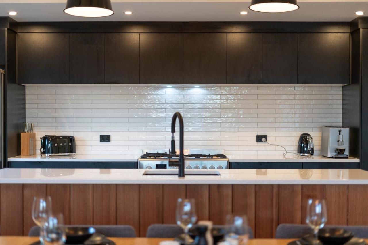 Black Barn Modern: Luxe Martinborough Escape Exterior photo