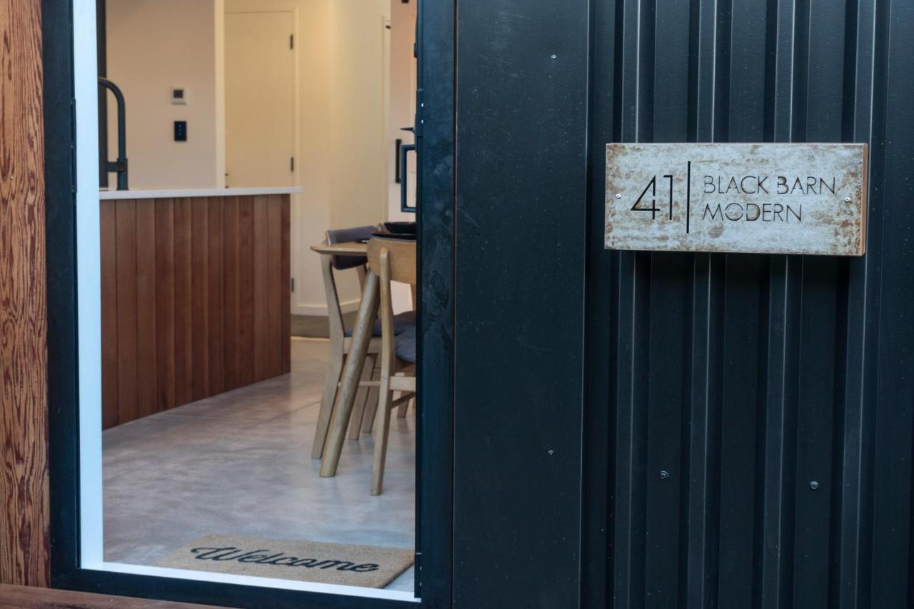 Black Barn Modern: Luxe Martinborough Escape Exterior photo