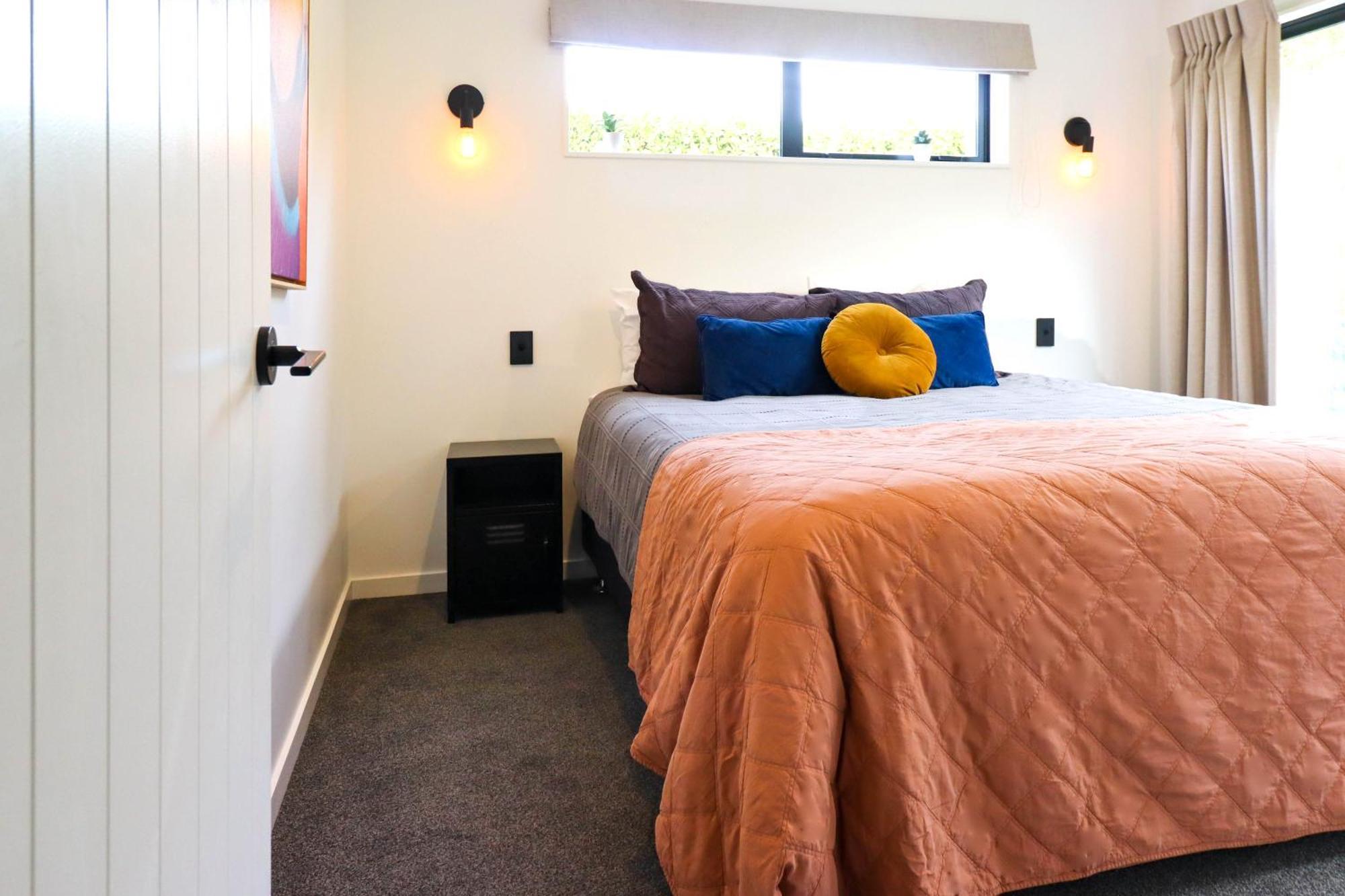 Black Barn Modern: Luxe Martinborough Escape Exterior photo